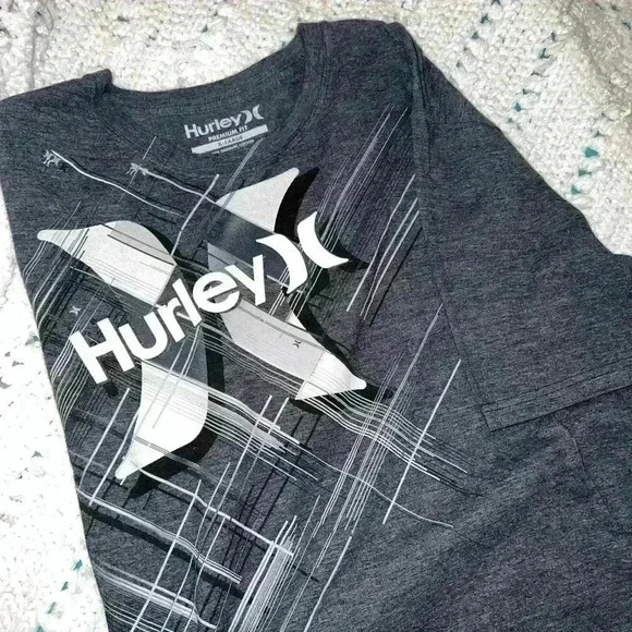 Hurley T shirt - Picture 3 of 3